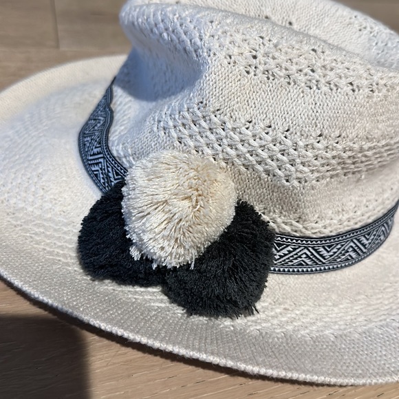 Hat - Picture 2 of 5